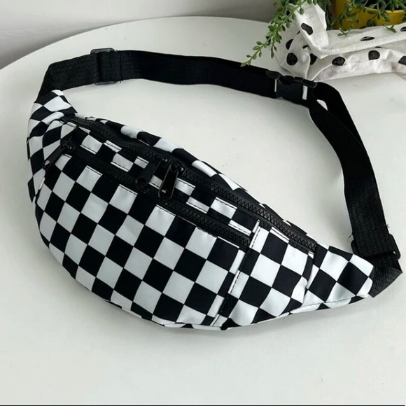 💙 Checkered Pattern Front Pockets Release Buckle Adjustable Strap Fanny Pack - Picture 3 of 7